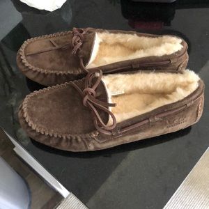 NWOT Brown Ugg slippers